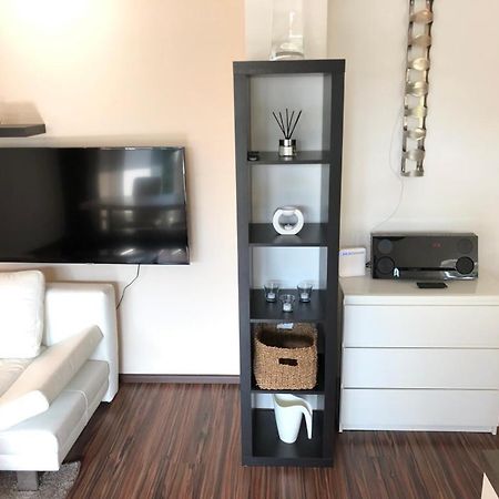 25H Garden Apartment Plus Private Beach 네우시에들암시 외부 사진