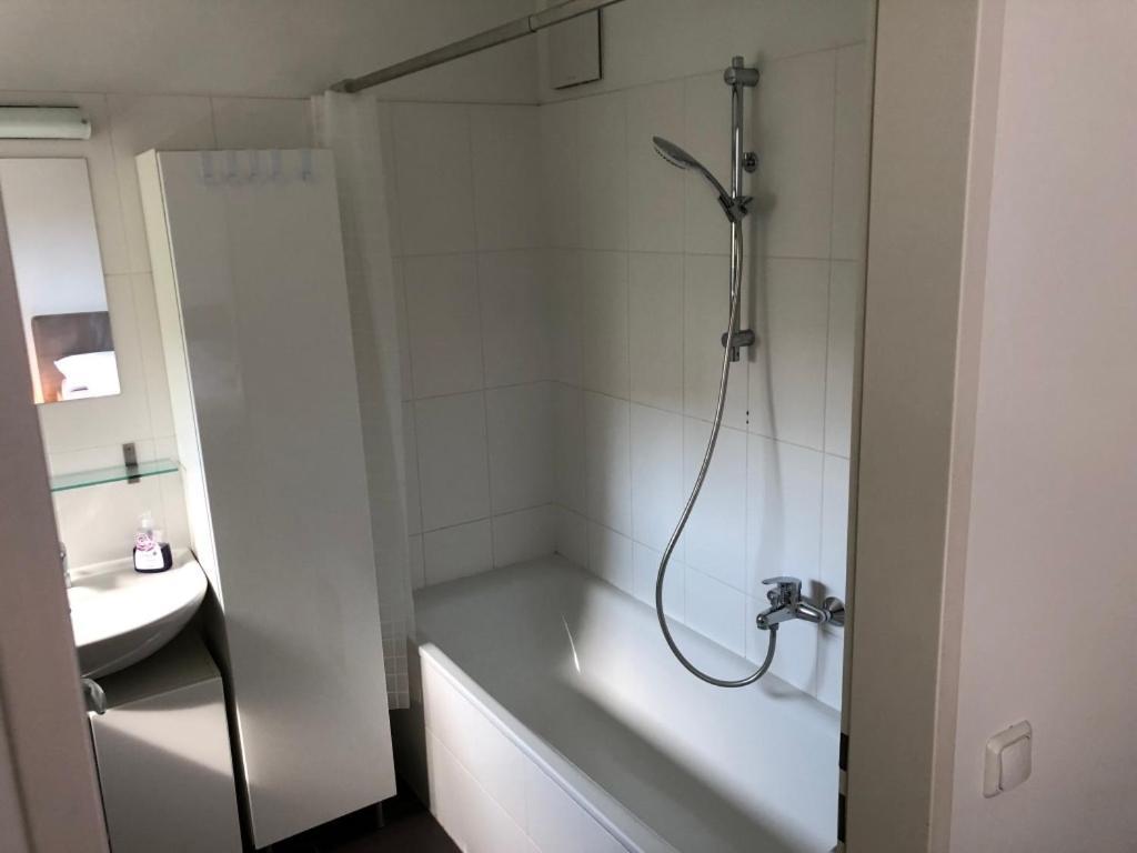 25H Garden Apartment Plus Private Beach 네우시에들암시 외부 사진