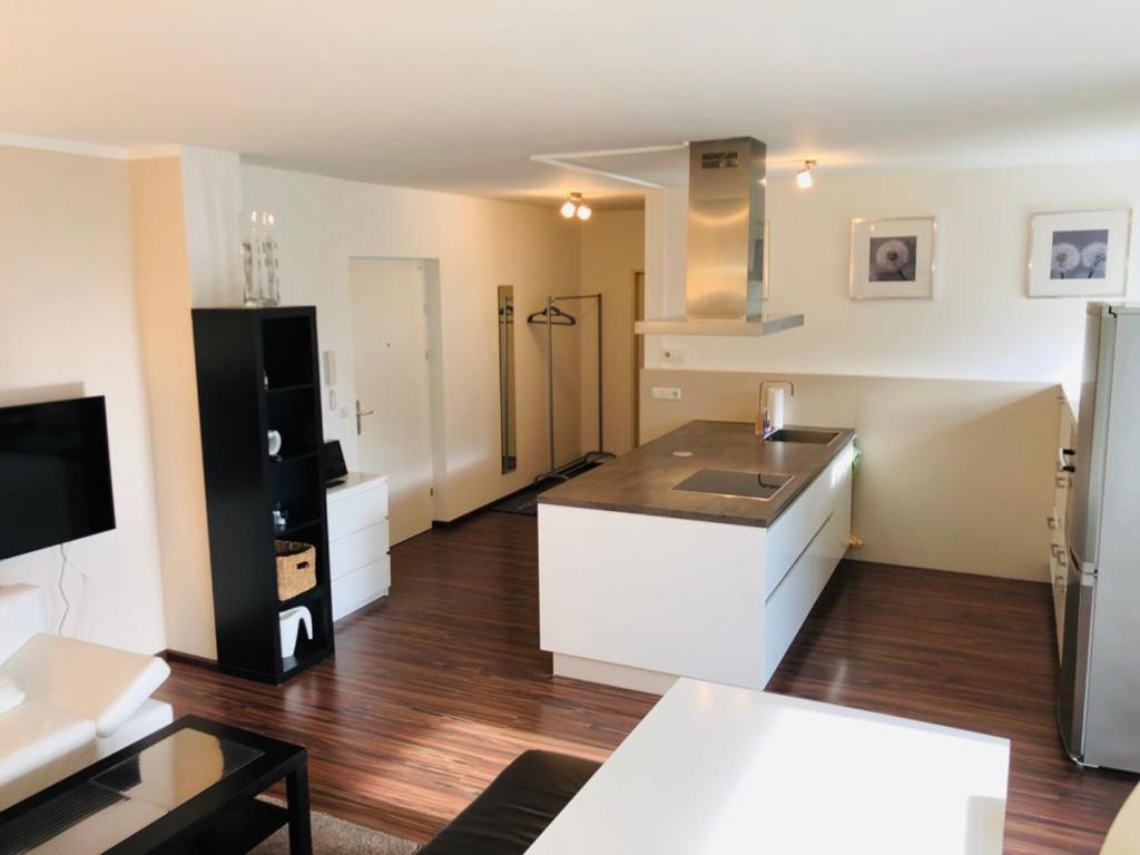 25H Garden Apartment Plus Private Beach 네우시에들암시 외부 사진