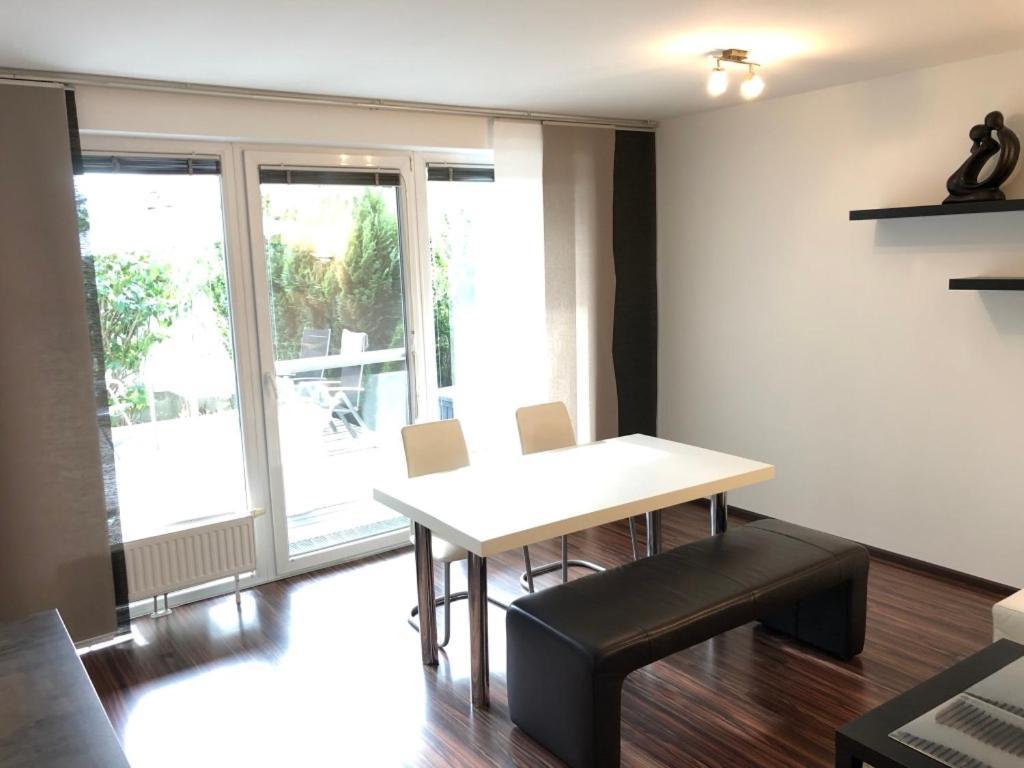 25H Garden Apartment Plus Private Beach 네우시에들암시 외부 사진